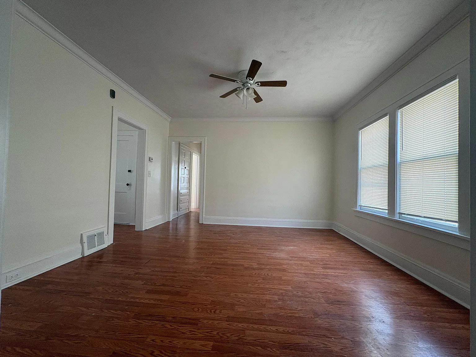 2 bed, 1200 sqft, $1,600 — Photo 4