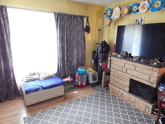 4th image of 929 W North Ave APT C
