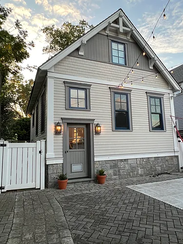 56 1/2 Roton Ave Photo 1