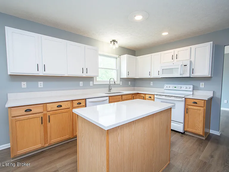 6702 Shallow Rock Dr — Photo 19