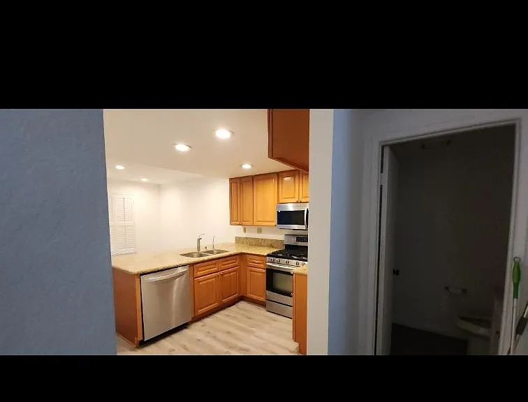 1126 Whitewater Dr — Photo 2