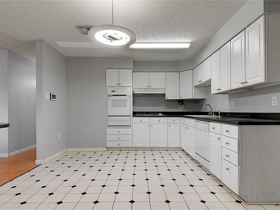 4th image of 488 Beech Dr
