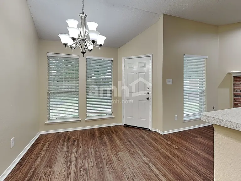 223 Dartmouth Dr — Photo 5