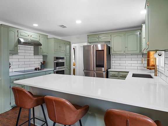 4th image of 8011 Dover Ave