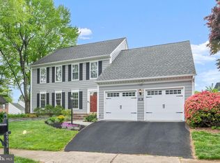 8952 Kenilworth Dr, Burke, VA 22015