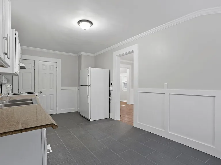 393 Huntington St — Photo 3