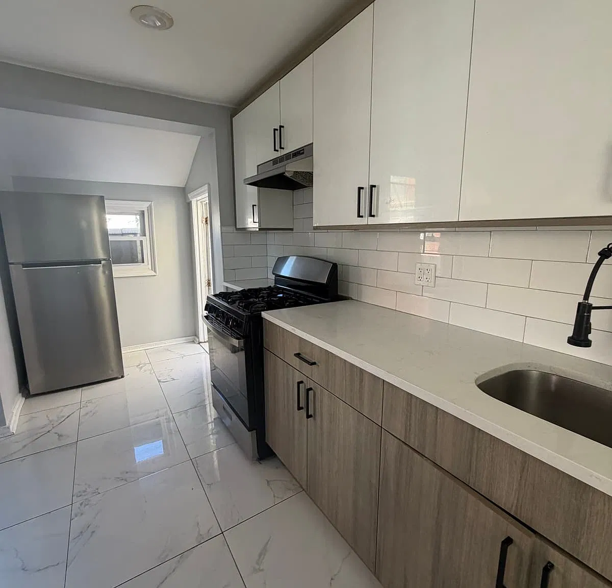 4 bed, 1200 sqft, $3,000 — Photo 1