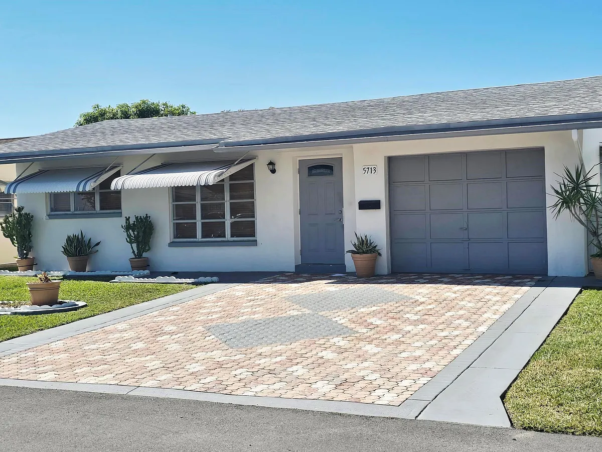 Building Photo - 5713 NW 65th Ter