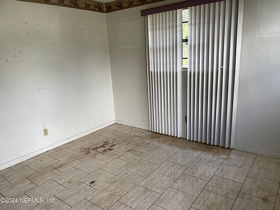 3rd image of 9505 NORFOLK Boulevard