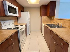 8432 Coral Lake Way, Pompano Beach, FL