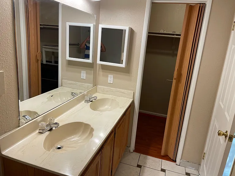 6080 Wilkinson St — Photo 7