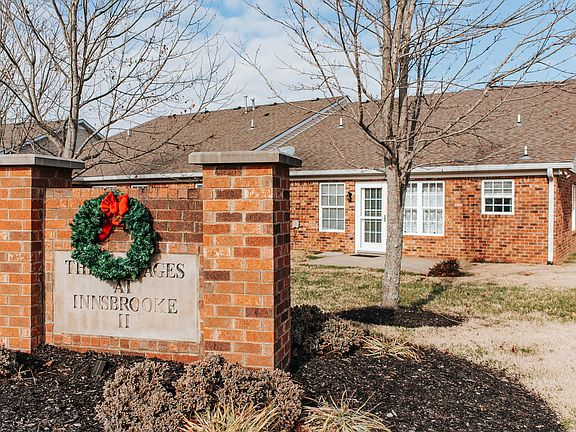 5th image of 722 Village Green Cir