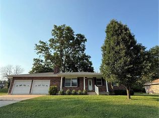 801 Overbrook Dr, Macon, MO 63552