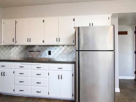 5th image of 9325 E Nixon Ave