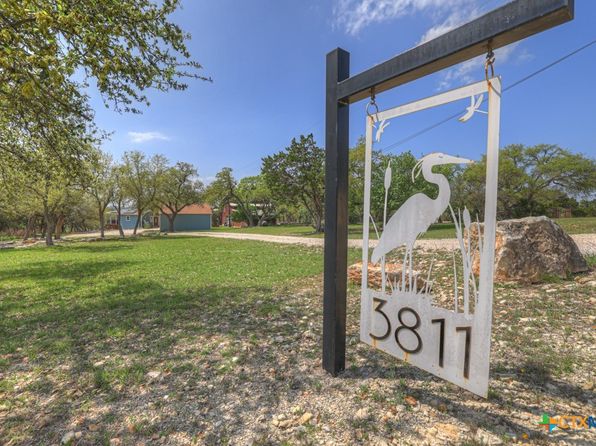 3811 Potters Creek Rd, Canyon Lake, TX 78133