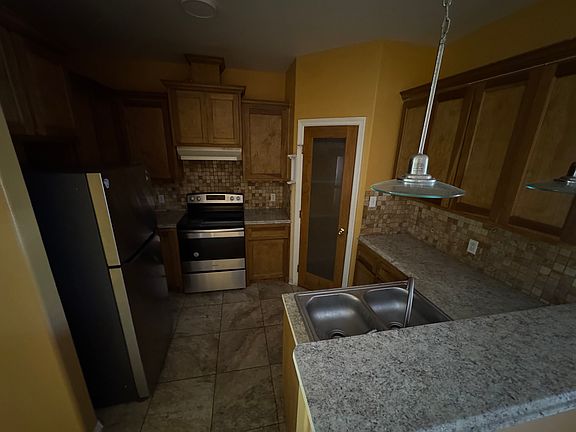 5th image of 225 Lemon Dr Unit A