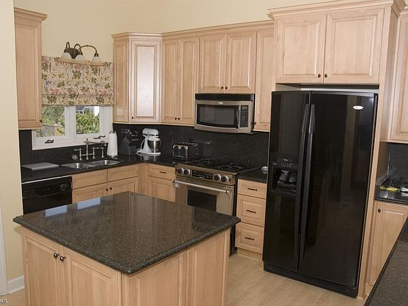 3rd image of 10004 Sea Breeze Drive