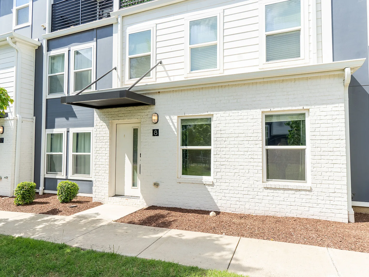 1 bed, 969 sqft, $1,975 — Photo 3