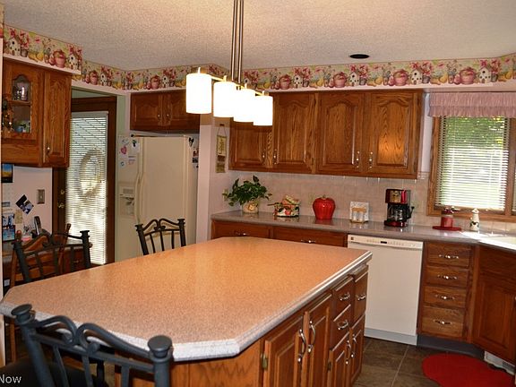 4th image of 3993 Oakridge Dr