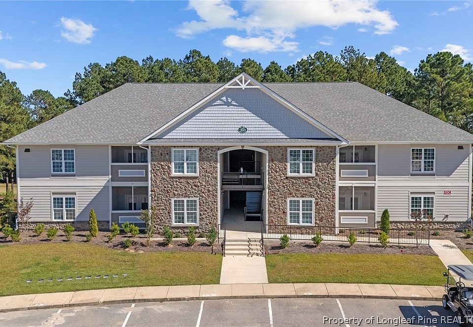 1st image of 260 Gallery Dr #101