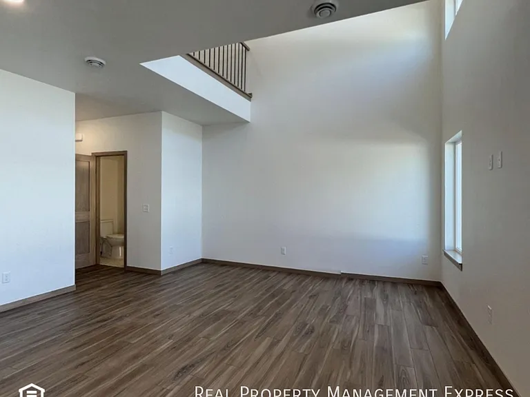 9006 W Jerald Pl — Photo 8