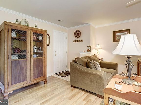 4th image of 114 Water Fountain Way Unit 102
