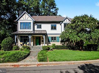 2636 N Marcey Rd, Arlington, VA 22207