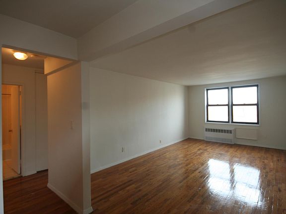 5th image of 13 Monroe Blvd #N