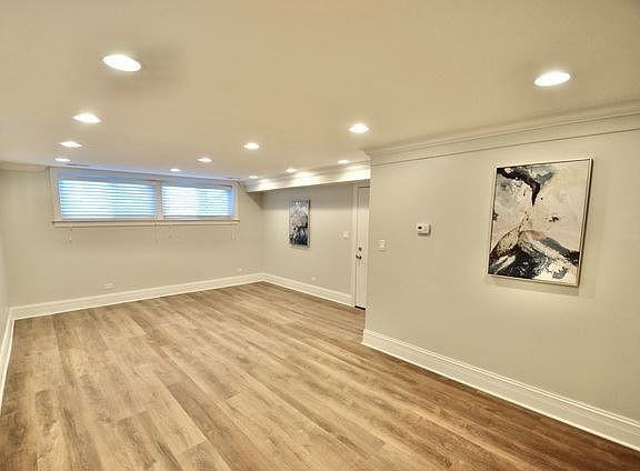 4th image of 6427 N Albany Ave #G