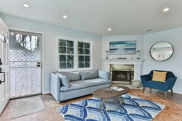 736 F Ave — Photo 2