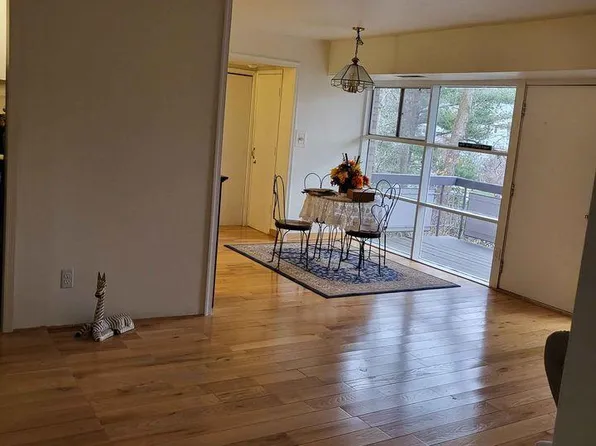 7735 Donnybrook Ct APT 106, Annandale, VA 22003