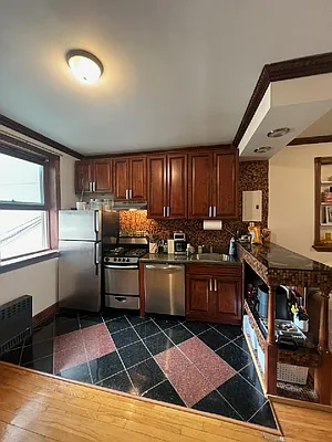 Rented by Apple Exclusive Realty Inc | media 7