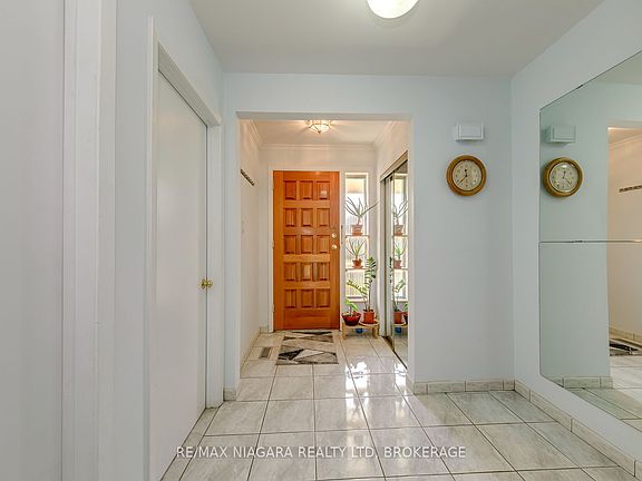 4th image of 3778 Corliss Cres