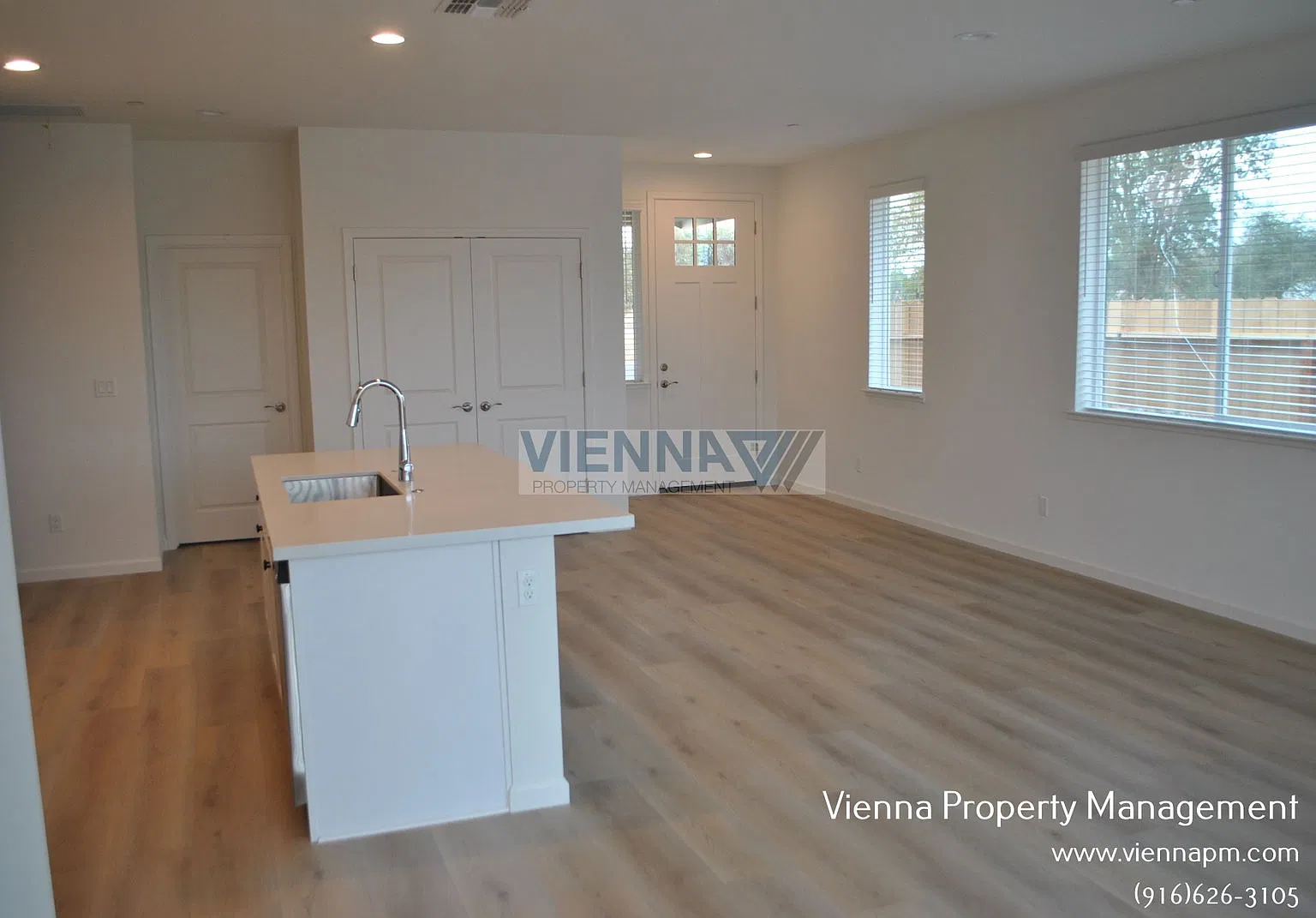 3 bed, 2.0 bath, 1427 sqft, $2,545 — Photo 4
