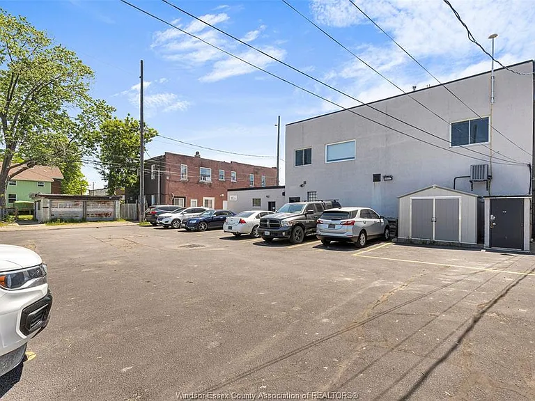 900 Ottawa St — Photo 21