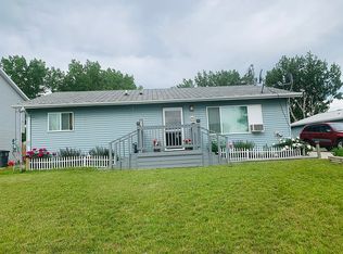 16 Kittelson Dr, Burlington, ND 58722
