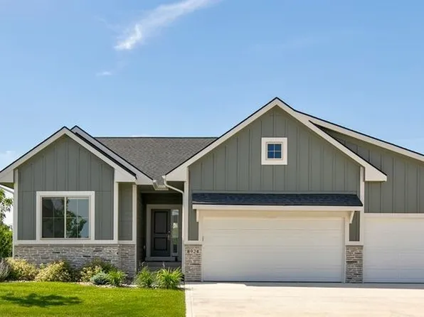8924 Beery Pl, Johnston, IA 50131