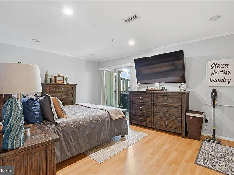 9944 Royal Commerce Pl — Photo 23