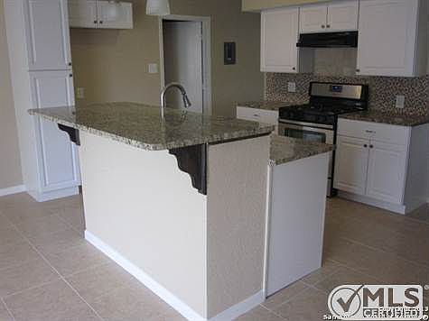 5th image of 903 Zachry Dr
