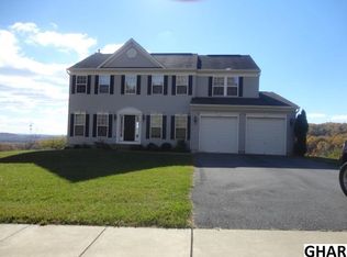 527 Sandpiper Ln, New Cumberland, PA 17070