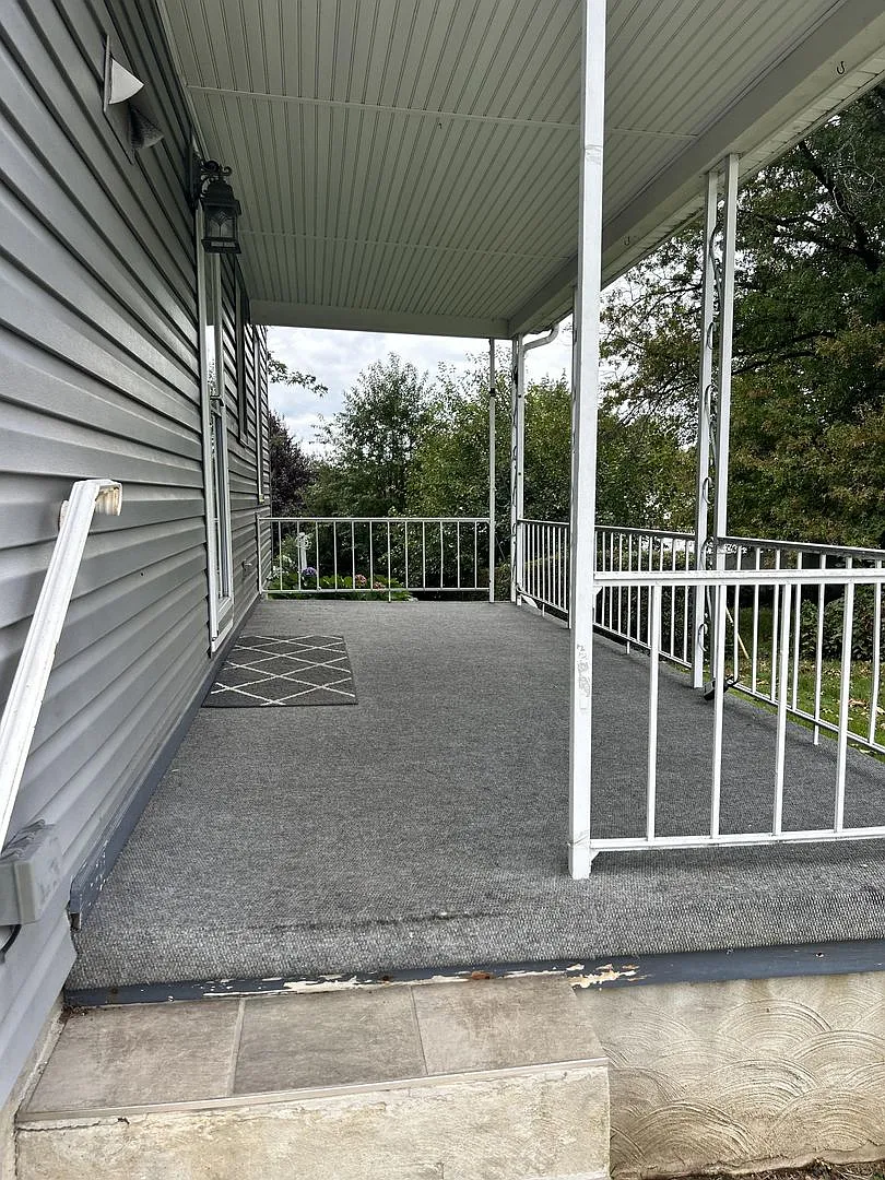 House in Central School District — Photo 3