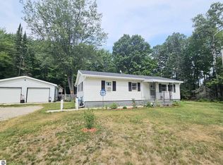 4774 S Lachance Rd, Lake City, MI 49651