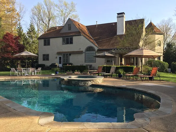 9 Springton Pointe Dr, Newtown Square, PA 19073