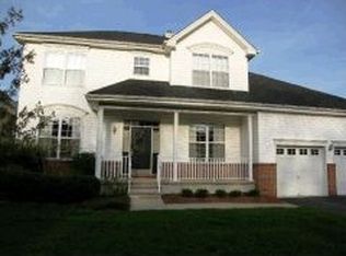 8 Stirrup Ln, Flemington, NJ 08822