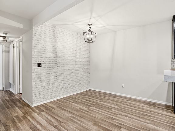 5th image of 1101 W Macarthur Blvd Unit 271