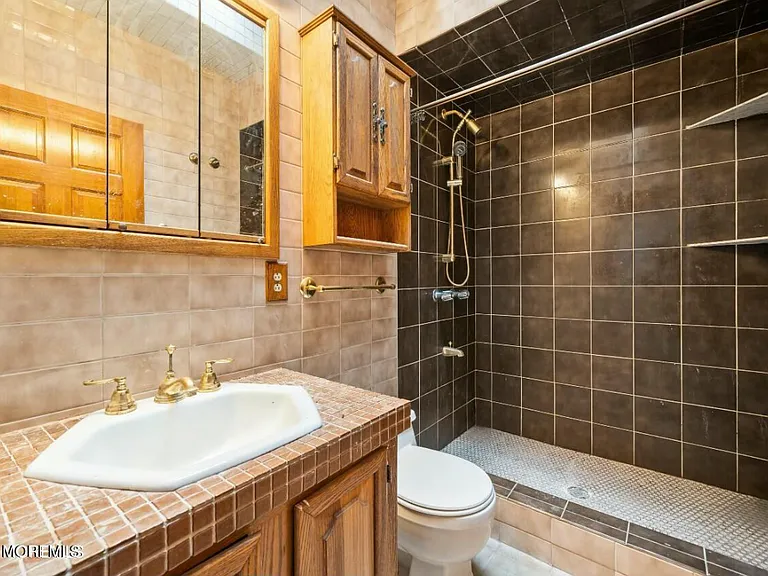 1025 Whittier Ave — Photo 18