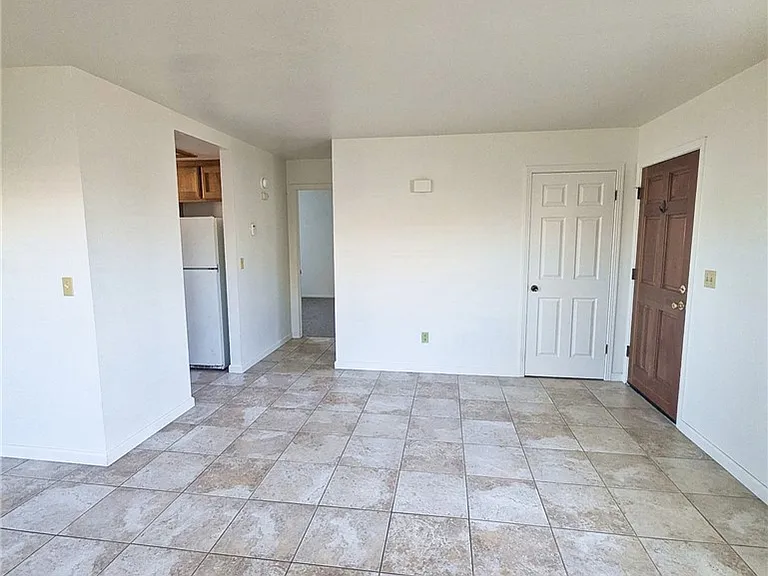 385 McCarthy Ave #A — Photo 2