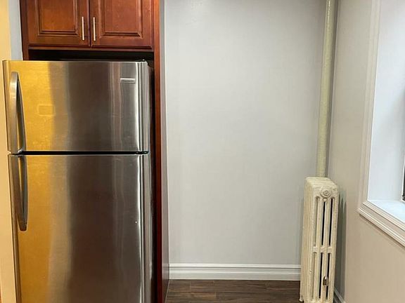 4th image of 508 Van Cortlandt Park Ave APT 2D