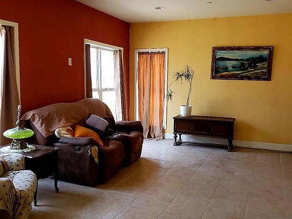 5th image of 4520 Glenwood Dr