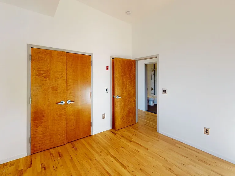 402 Broad St — Photo 15